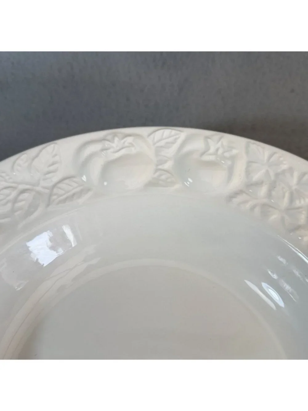 Vintage Over and Back Italy White Ceramic Pasta Soup Bowls Embossed Fruit Set of - Picture 8 of 12